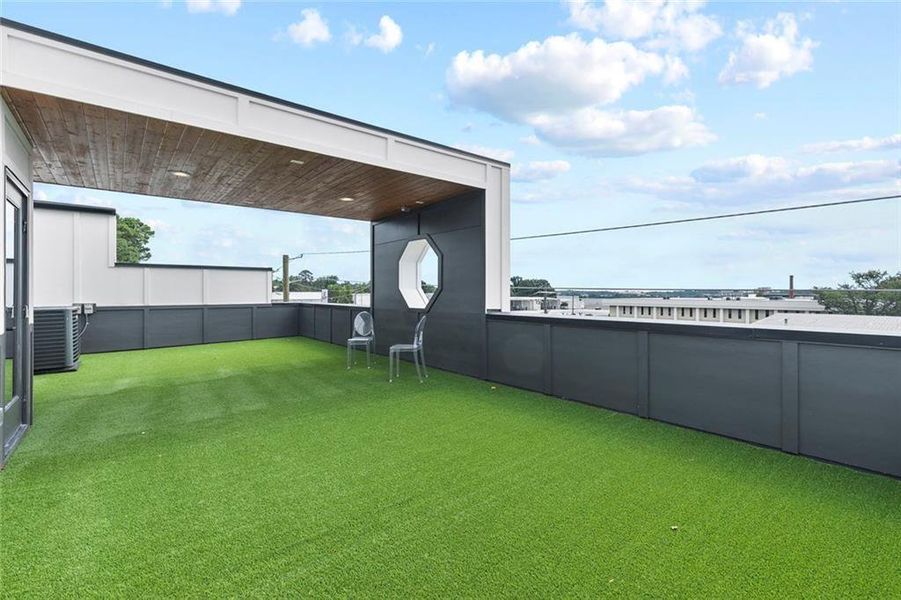 Exterior details and patio area of a home in , Atlanta (Image 25).