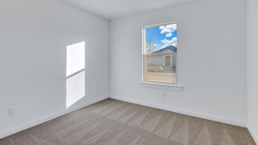 Spacious, unfurnished interior of a new home in Allen Farms, Lubbock (Image 10).