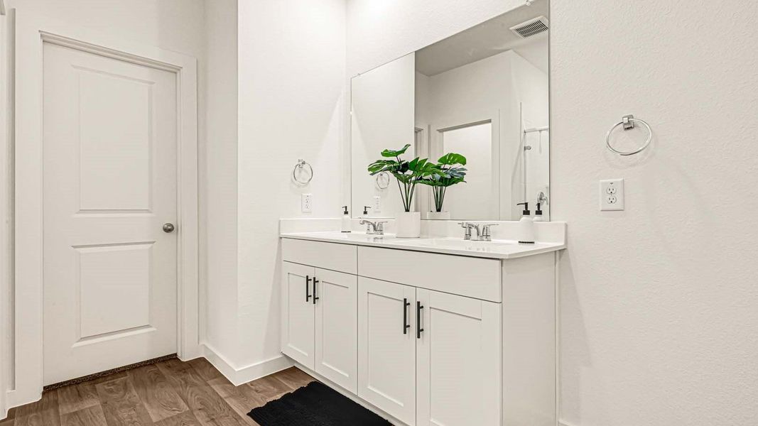 Furnished interior view inside a new home in Emberly, Beasley (Image 17).