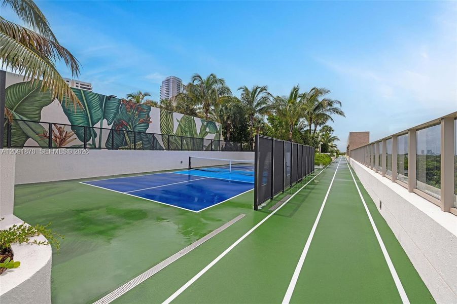 Community amenities in , Miami (Image 63).
