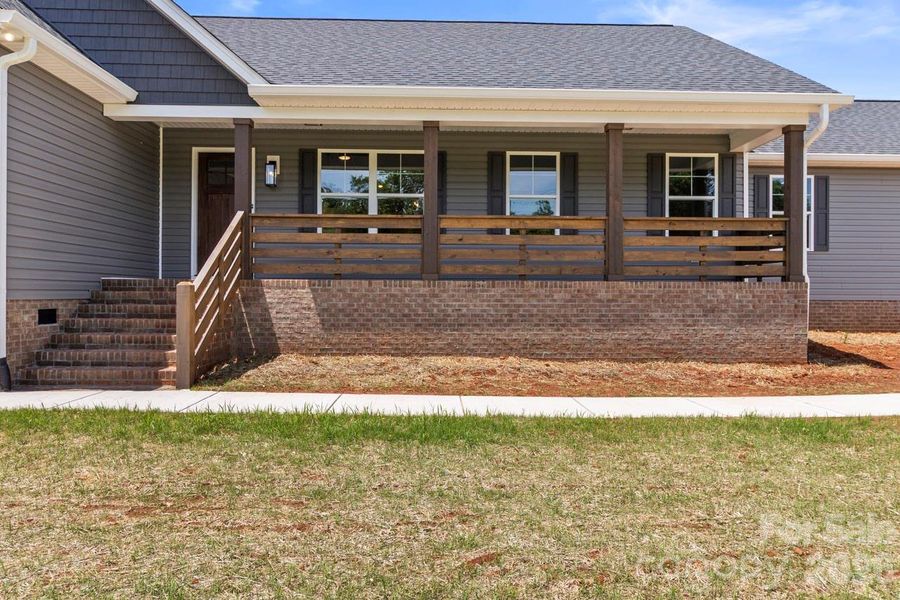 Exterior details and patio area of a home in , Lincolnton (Image 20).