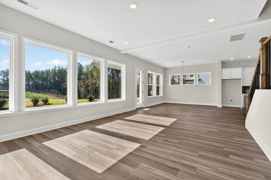 The Starflower - Family Room