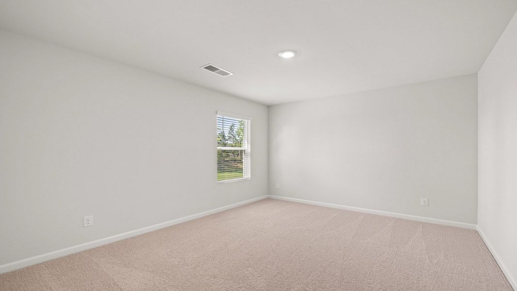 Spacious, unfurnished interior of a new home in Estates at Deer Hollow, Grovetown (Image 43).