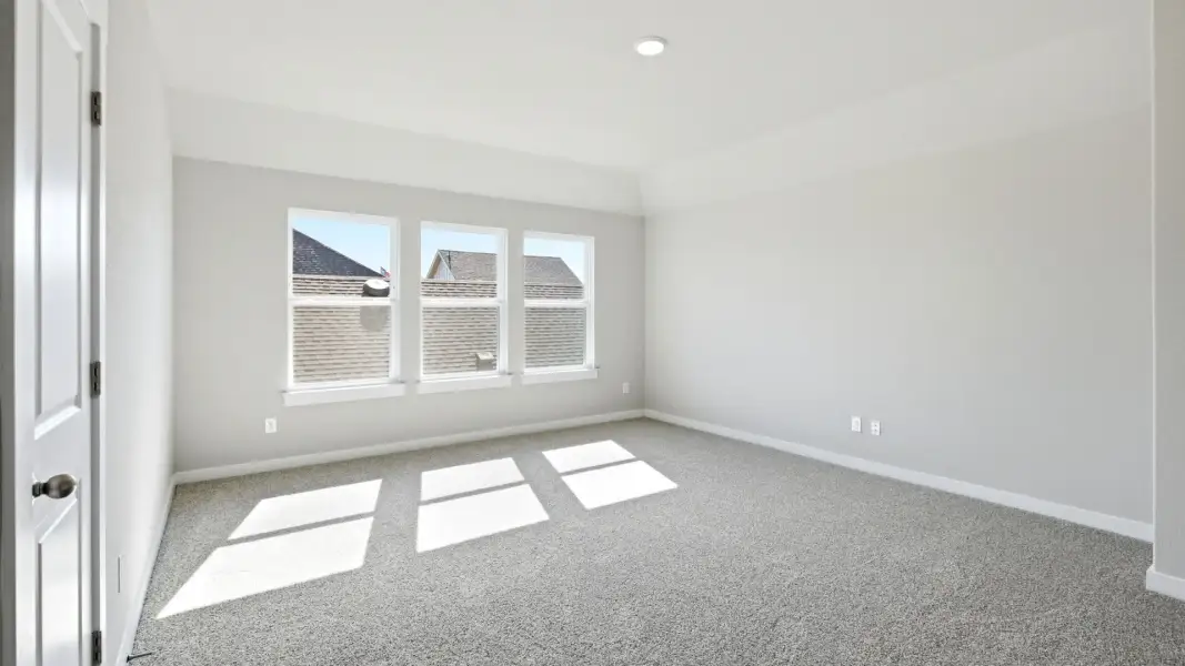Furnished interior view inside a new home in Creeks Crossing, Elgin (Image 30).