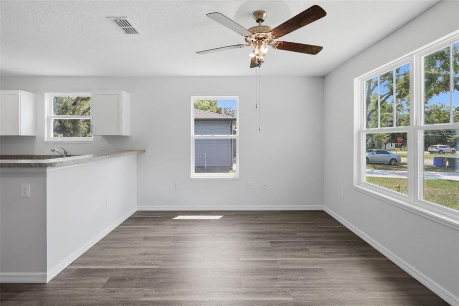 Spacious, unfurnished interior of a new home in , Apopka (Image 13).