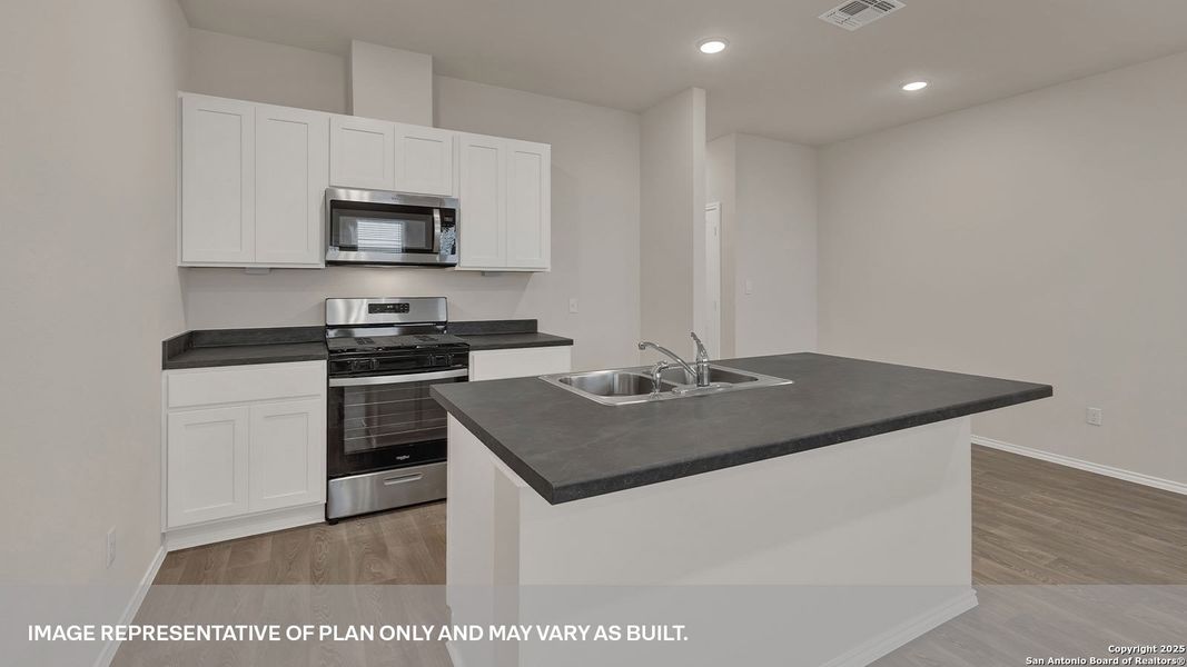 Furnished interior view inside a new home in Bollinger, Maxwell (Image 6).