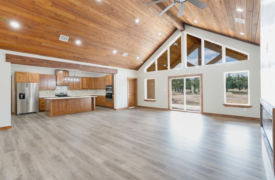 Spacious, unfurnished interior of a new home in , Harper (Image 18).