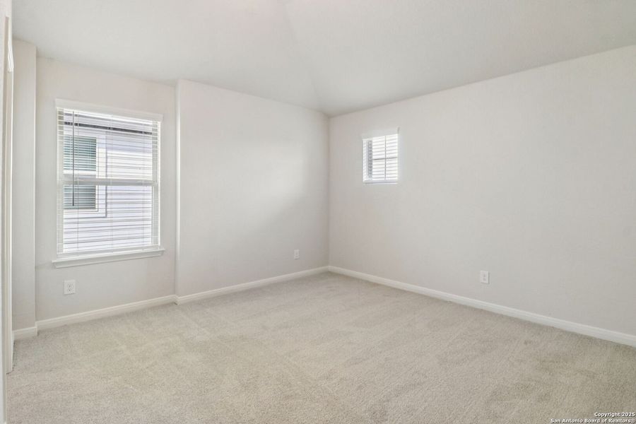 Spacious, unfurnished interior of a new home in Fox Falls, Boerne (Image 16). Spacious, unfurnished interior of a new home in Fox Falls, Boerne (Image 16).