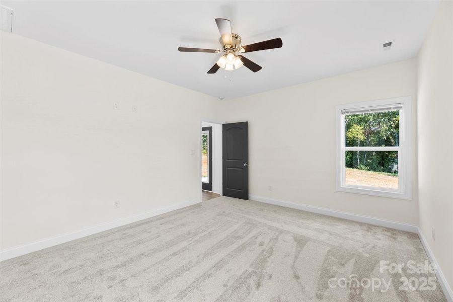Spacious, unfurnished interior of a new home in , Kings Mountain (Image 20). Spacious, unfurnished interior of a new home in , Kings Mountain (Image 20).