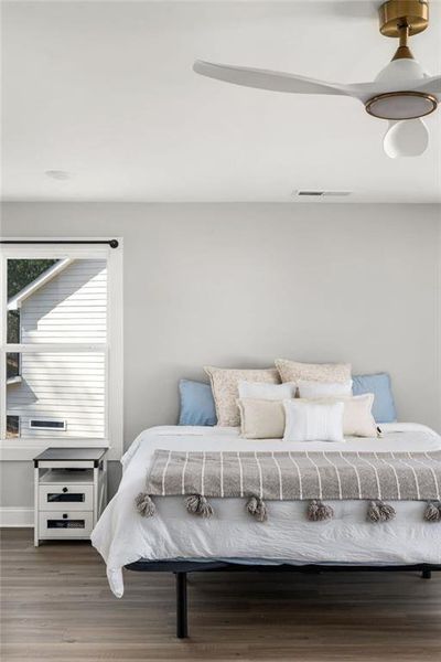 Furnished interior view inside a new home in , Dallas (Image 53).