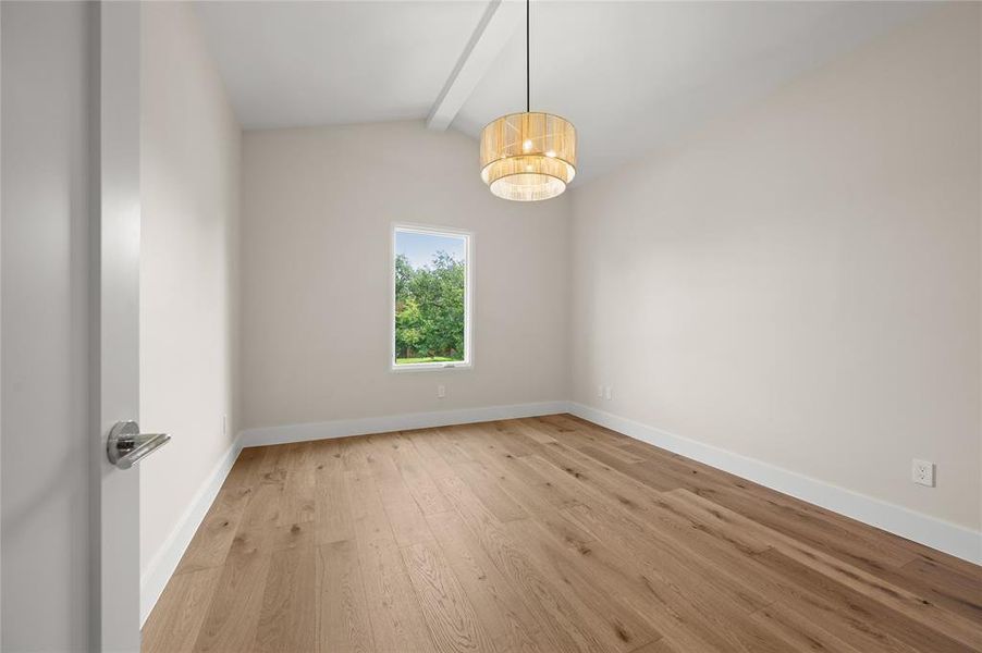 Spacious, unfurnished interior of a new home in , Richardson (Image 19).