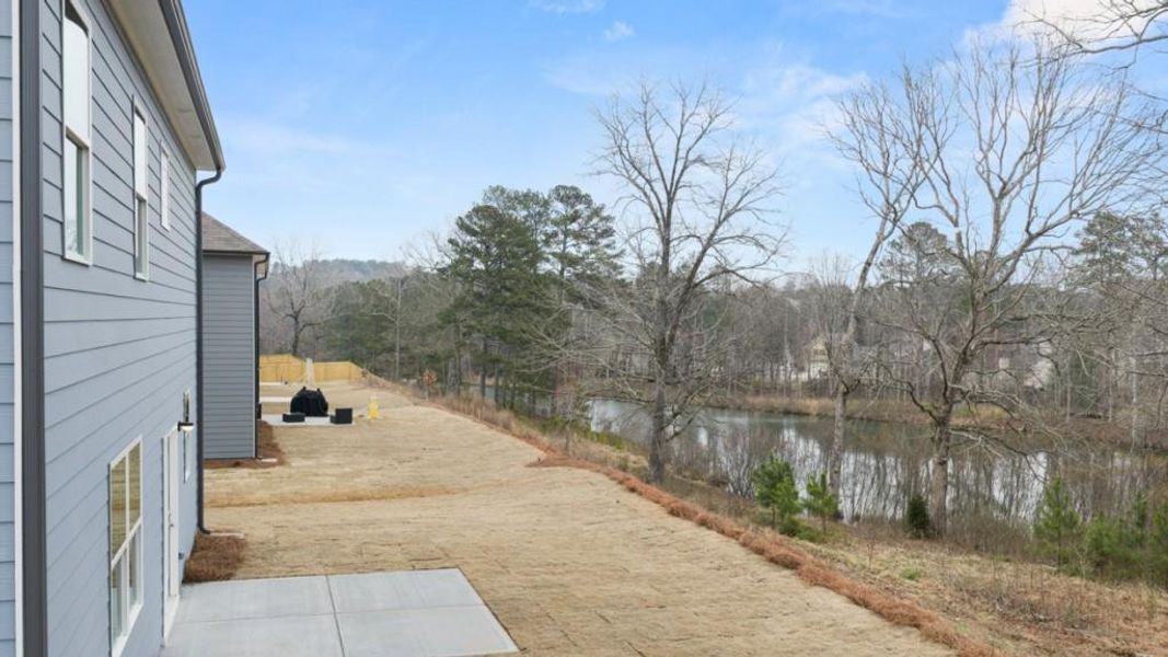 Exterior details and patio area of a home in Thompson Ridge, Dallas (Image 18).