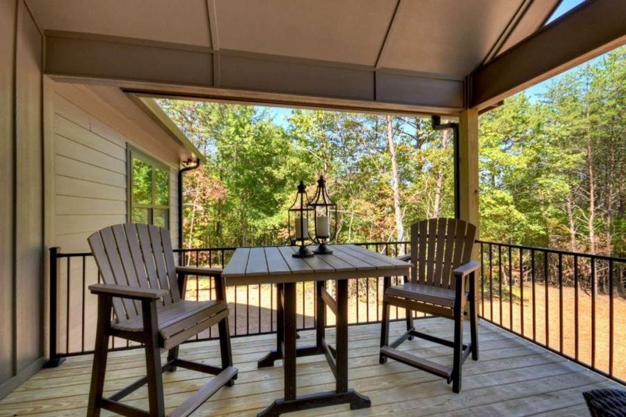 Exterior details and patio area of a home in , McCaysville (Image 18).