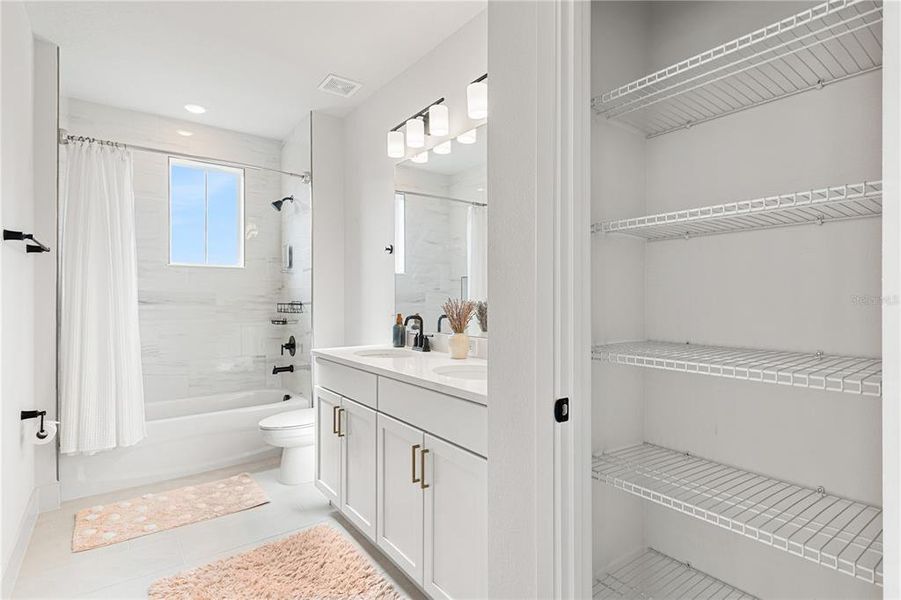 Furnished interior view inside a new home in Summerlake Reserve, Winter Garden (Image 33). Furnished interior view inside a new home in Summerlake Reserve, Winter Garden (Image 33).