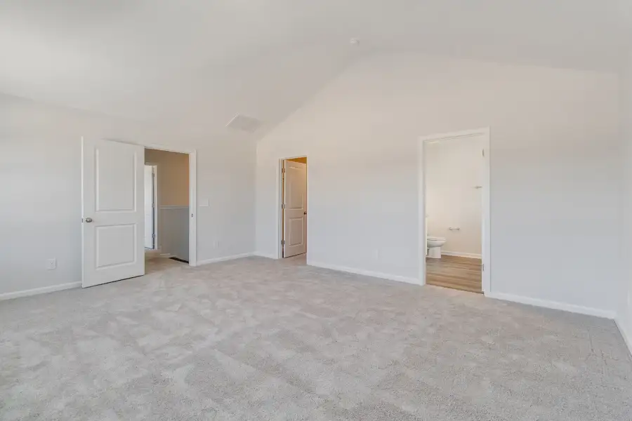 Spacious, unfurnished interior of a new home in Ellington, Elgin (Image 30).