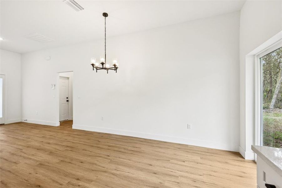 Spacious, unfurnished interior of a new home in , Ocklawaha (Image 22).