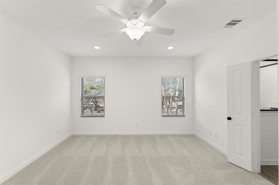 Spacious, unfurnished interior of a new home in Sereno Oaks at Buckner Terrace, Dallas (Image 20).