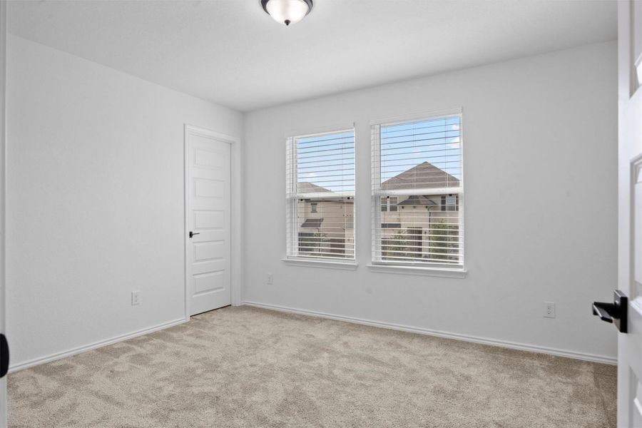 Spacious, unfurnished interior of a new home in Retreat at San Gabriel, Georgetown (Image 15).