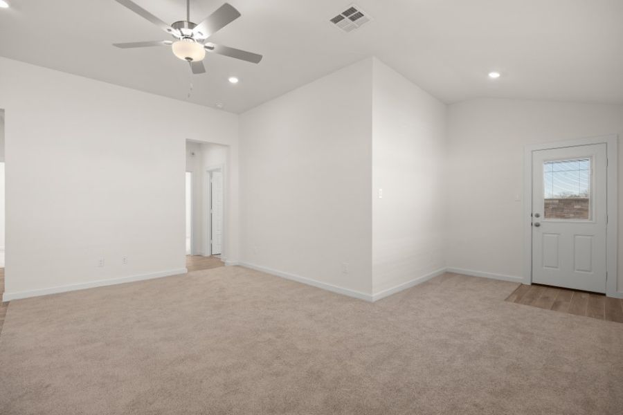 Spacious, unfurnished interior of a new home in Ashland, Houston (Image 15).