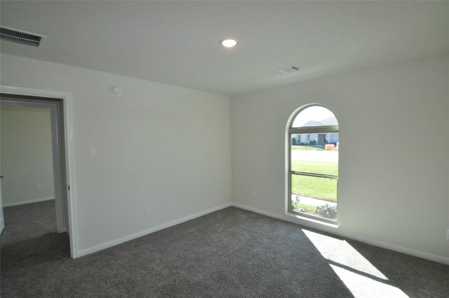 Spacious, unfurnished interior of a new home in Pedregal, League City (Image 32).