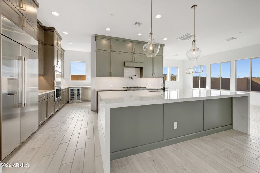 L163-HDR002 L163-HDR002