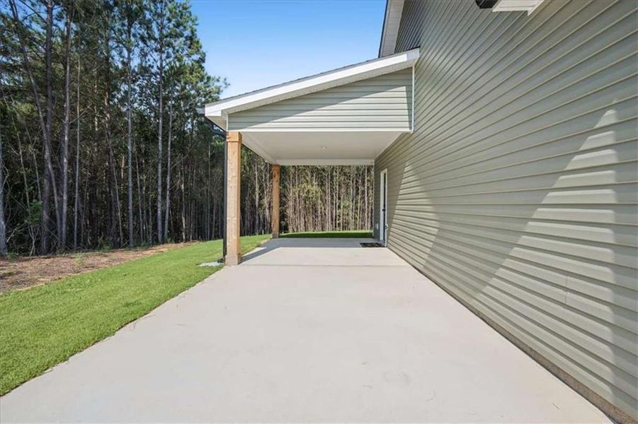 Exterior details and patio area of a home in , Tallapoosa (Image 23).
