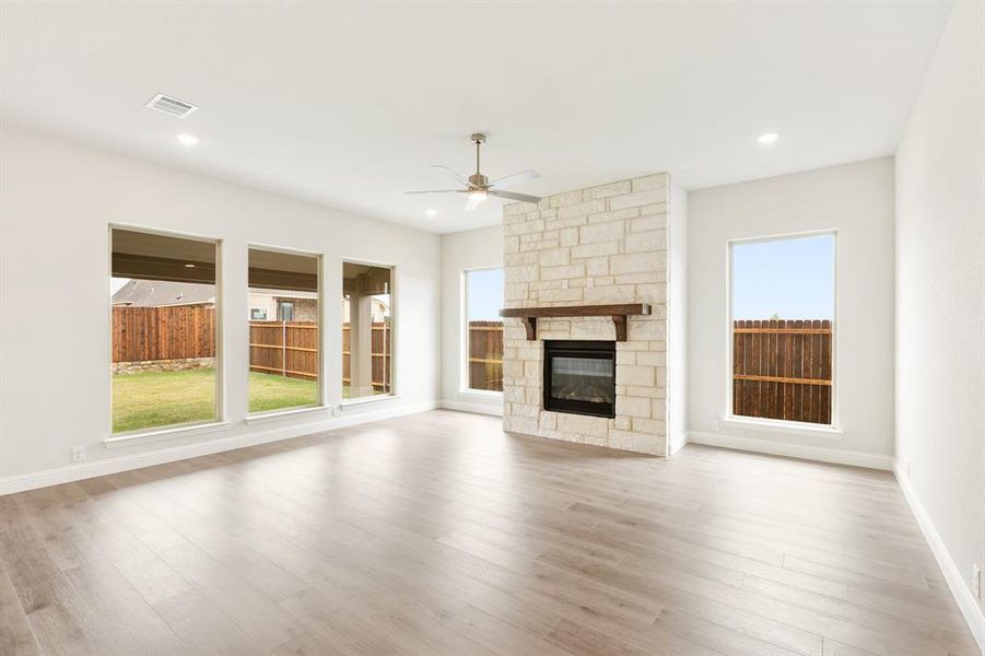 Spacious, unfurnished interior of a new home in Addison Hills, Cedar Hill (Image 28).
