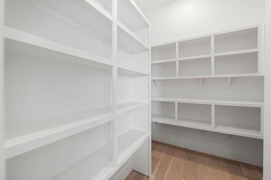 Walk-in Kitchen Pantry