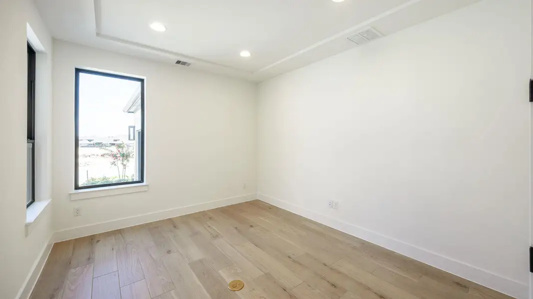 Spacious, unfurnished interior of a new home in Santa Rita Ranch - Eldorado, Liberty Hill (Image 14).