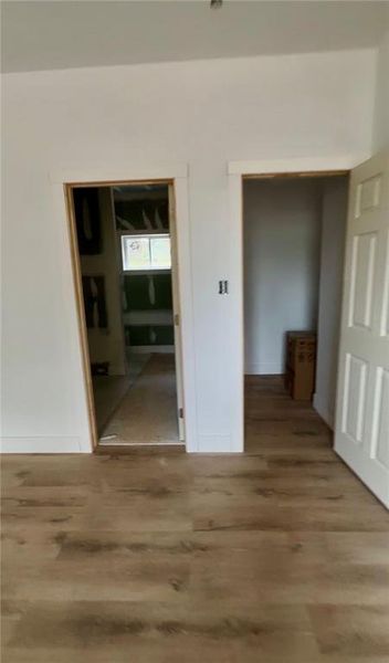 Spacious, unfurnished interior of a new home in , Atlanta (Image 6).