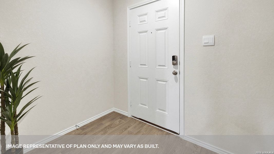 Spacious, unfurnished interior of a new home in Spring Valley, New Braunfels (Image 19).