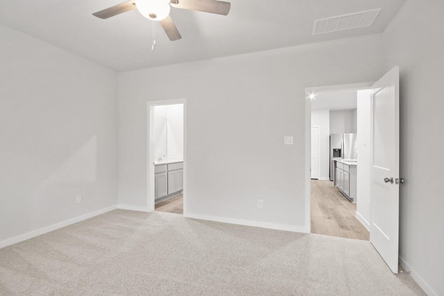 Spacious, unfurnished interior of a new home in Lakes at Black Oak, Magnolia (Image 20).