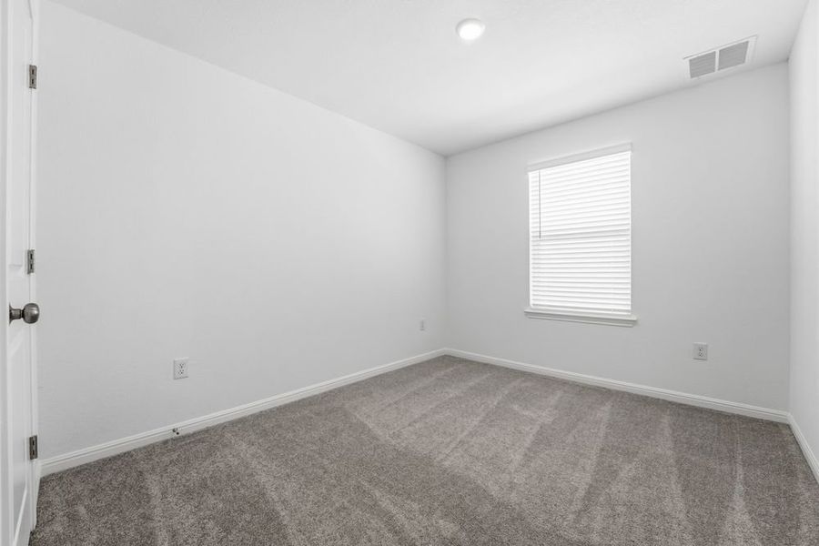 Spacious, unfurnished interior of a new home in Longview, Del Valle (Image 21).