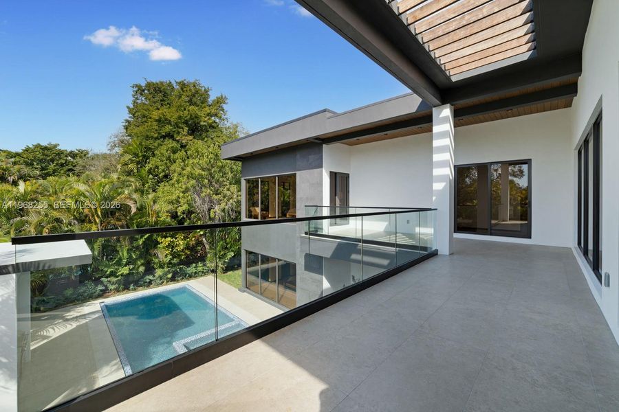 Exterior details and patio area of a home in , Miami (Image 37).