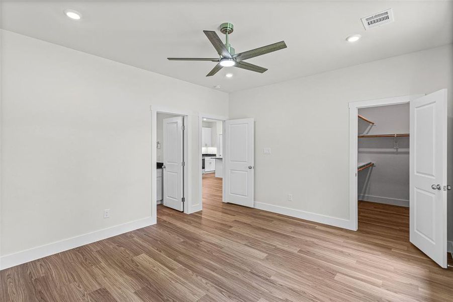 Spacious, unfurnished interior of a new home in , Granbury (Image 29).