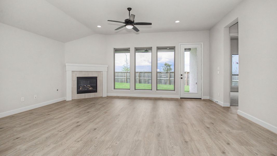 Spacious, unfurnished interior of a new home in Valencia, Manvel (Image 8). Spacious, unfurnished interior of a new home in Valencia, Manvel (Image 8).