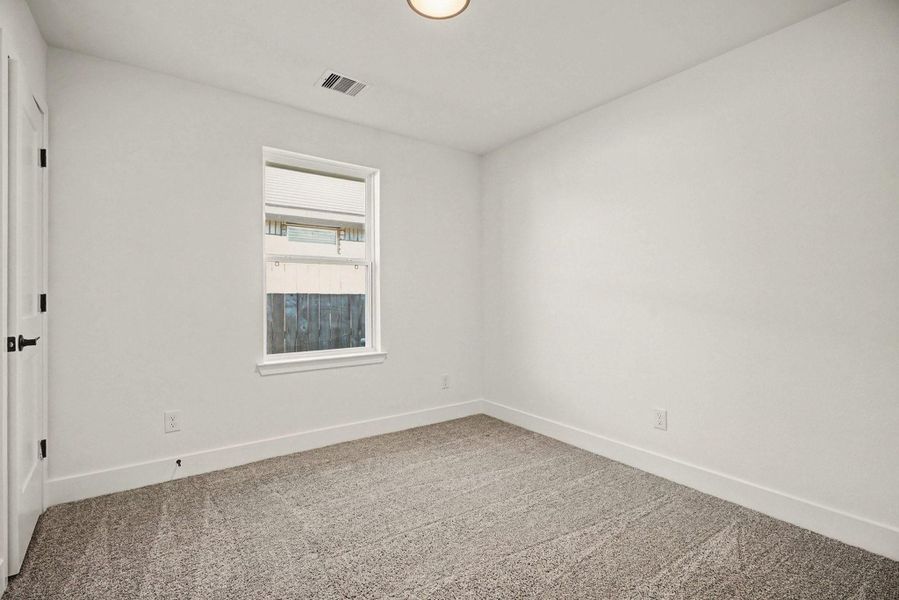 Spacious, unfurnished interior of a new home in Greystone, Angleton (Image 24).