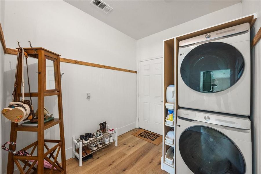 Furnished interior view inside a new home in , Corsicana (Image 10). Furnished interior view inside a new home in , Corsicana (Image 10).