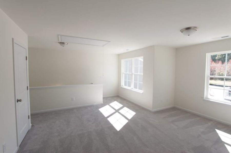 Spacious, unfurnished interior of a new home in Avondale, Greensboro (Image 20).