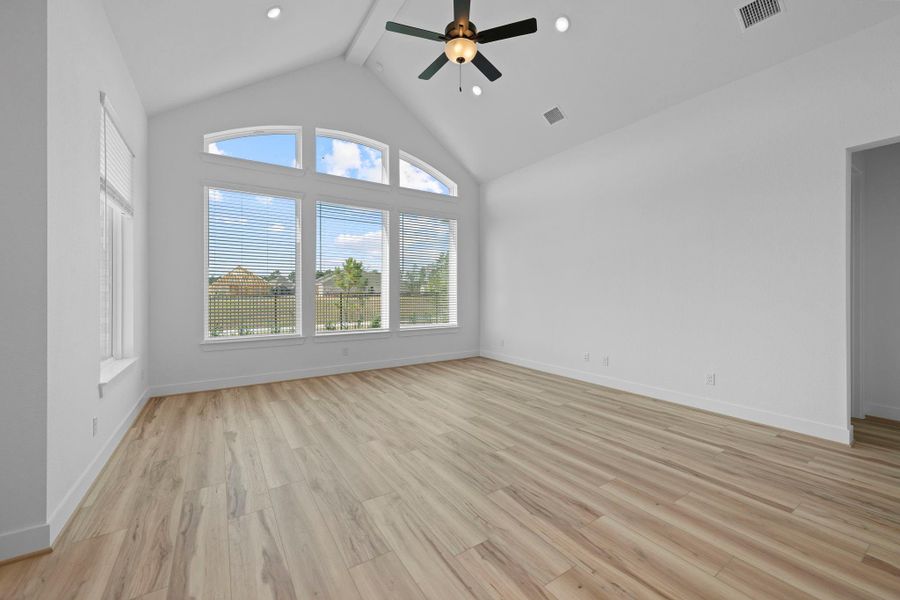 Spacious, unfurnished interior of a new home in Artavia, Conroe (Image 8).