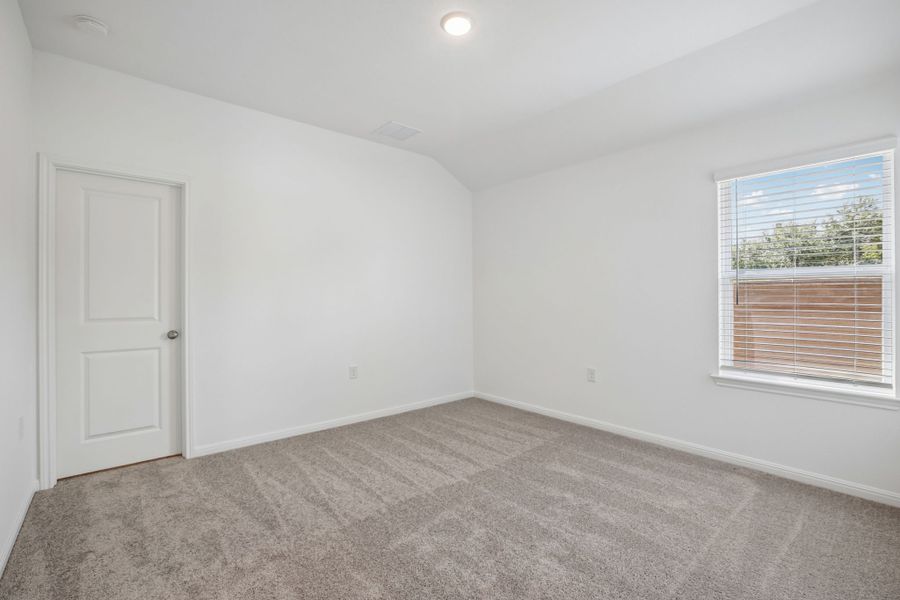 Spacious, unfurnished interior of a new home in Lisso, Pflugerville (Image 33).