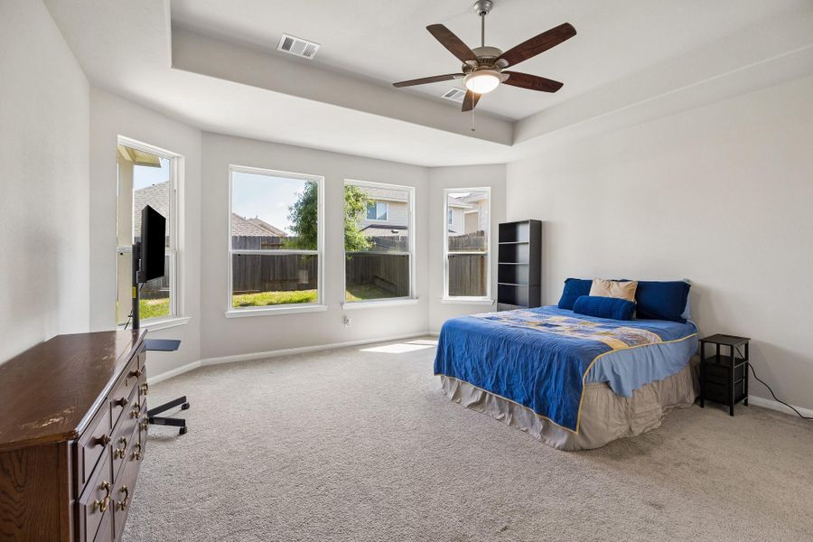 Furnished interior view inside a new home in Madison Bend, Conroe (Image 15). Furnished interior view inside a new home in Madison Bend, Conroe (Image 15).
