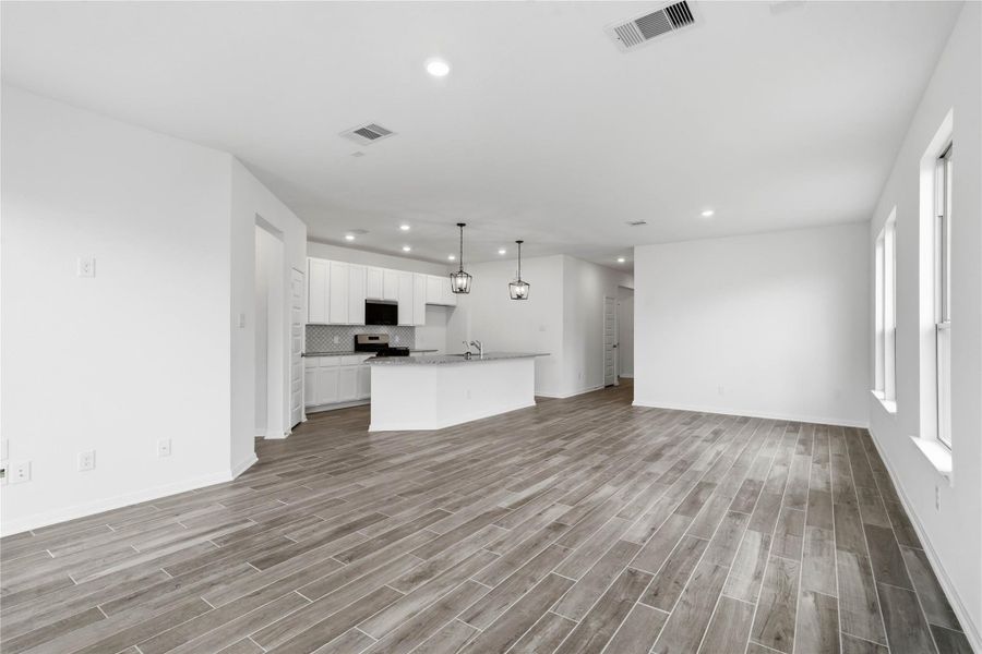 Additional view of the open-concept living space! Additional view of the open-concept living space!