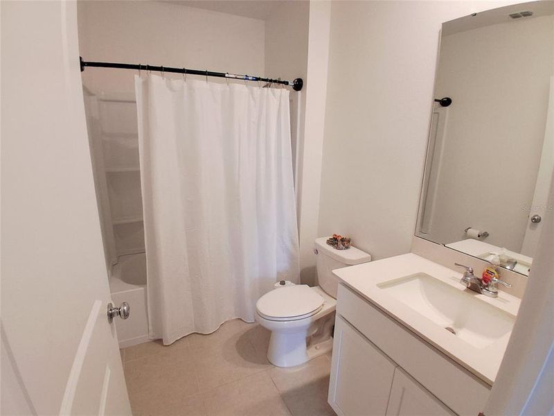 Furnished interior view inside a new home in Hunt Club Groves, Lake Wales (Image 7).