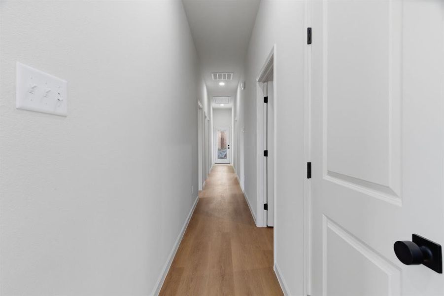Spacious, unfurnished interior of a new home in , Granbury (Image 16).