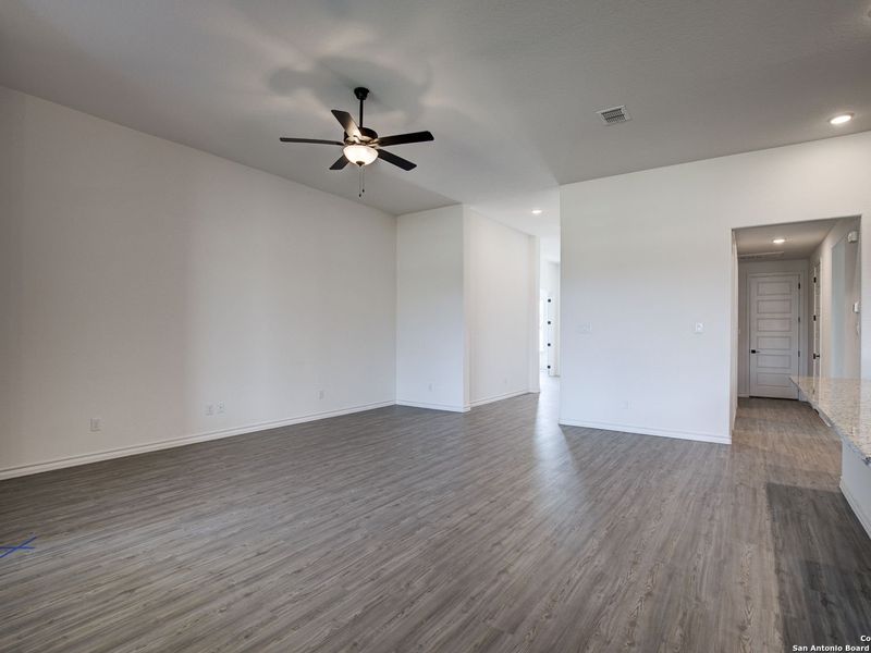 Spacious, unfurnished interior of a new home in The Reserve at Potranco Oaks, Castroville (Image 28).