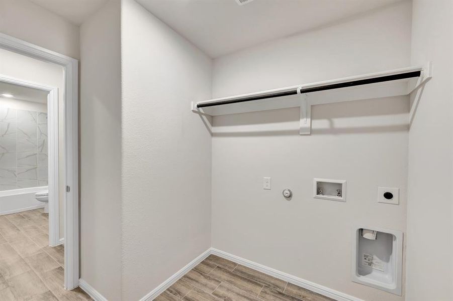 Spacious, unfurnished interior of a new home in Verandah, Royse City (Image 26).