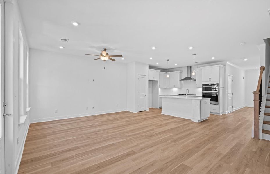 Spacious, unfurnished interior of a new home in Alston Park, Greenville (Image 27).