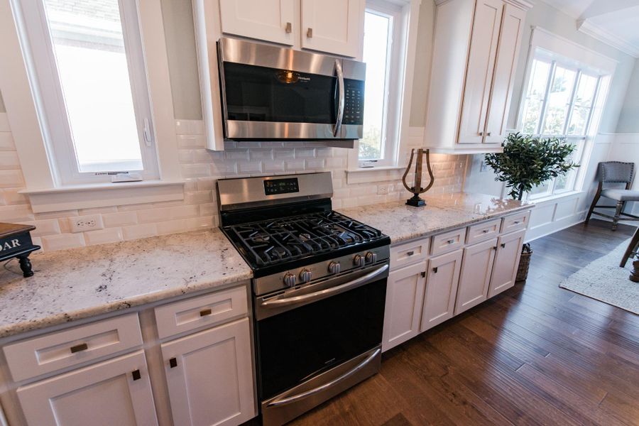Representative furnished interior of a home built from the Marshall by Bill Clark Homes in Riverside Cove, Wilmington (Image 8).