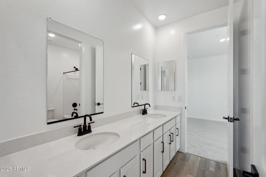 22-web-or-mls-W Cheryl Dr-1405-022